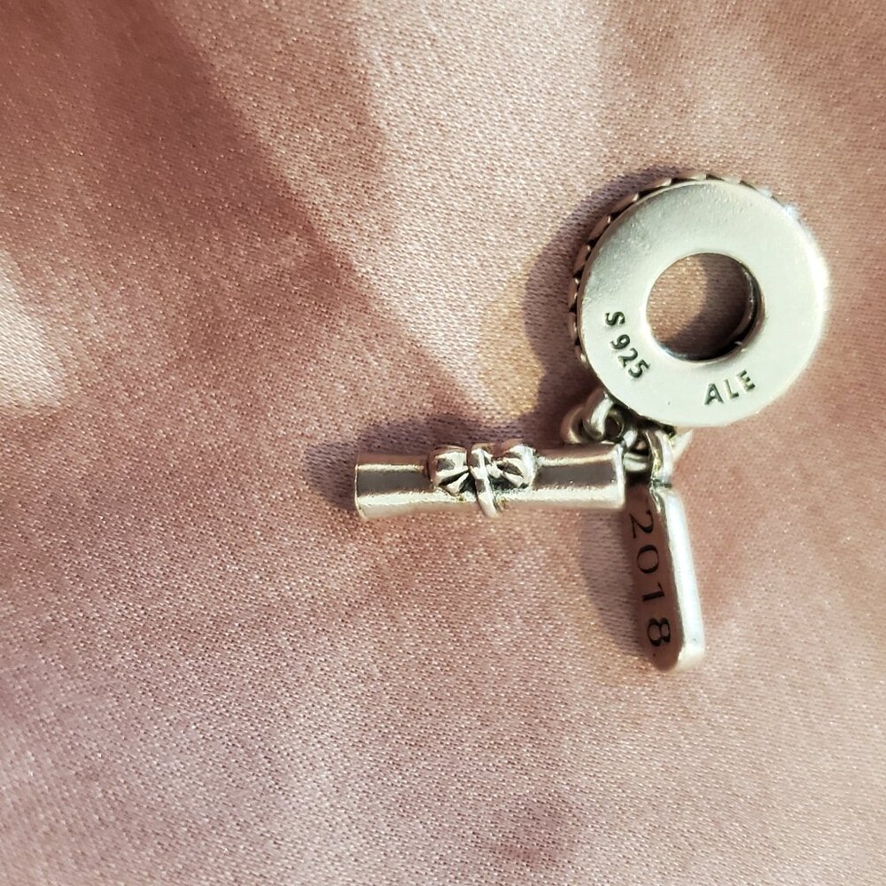 Pandora 2018 graduation charm